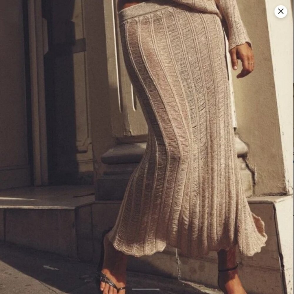 Elegant metallic Zara straight knit skirt NWT